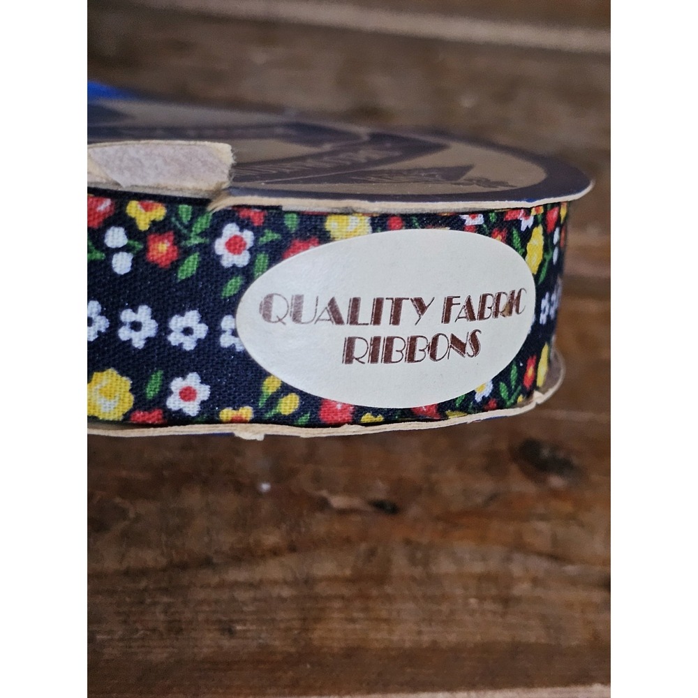 Vtg Floral Cottgaecore Fabrics Ribbon Retro Kitschy Girly 10 Ft Navy WFR Unused